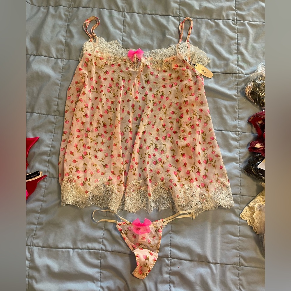 New Victoria’s Secret Lingerie Set